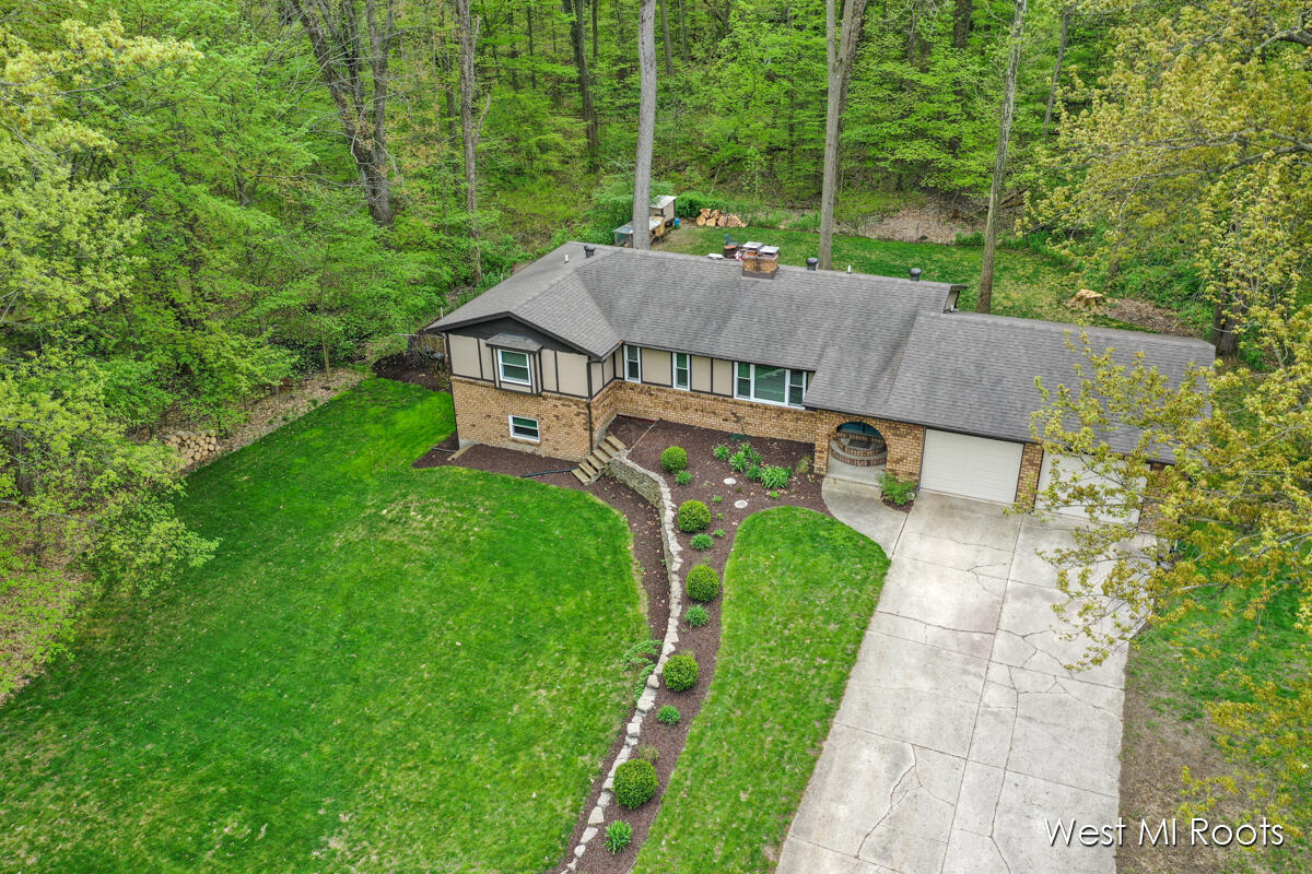 3242 Paris Park Drive SE