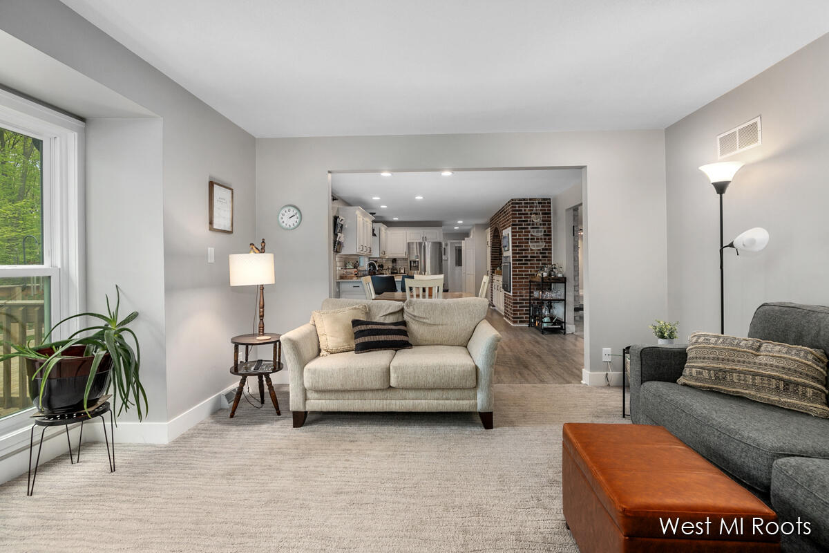 3242 Paris Park Drive SE