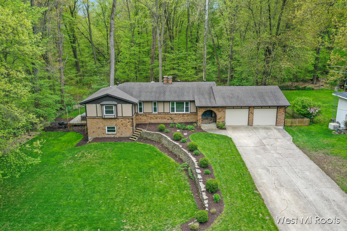 3242 Paris Park Drive SE