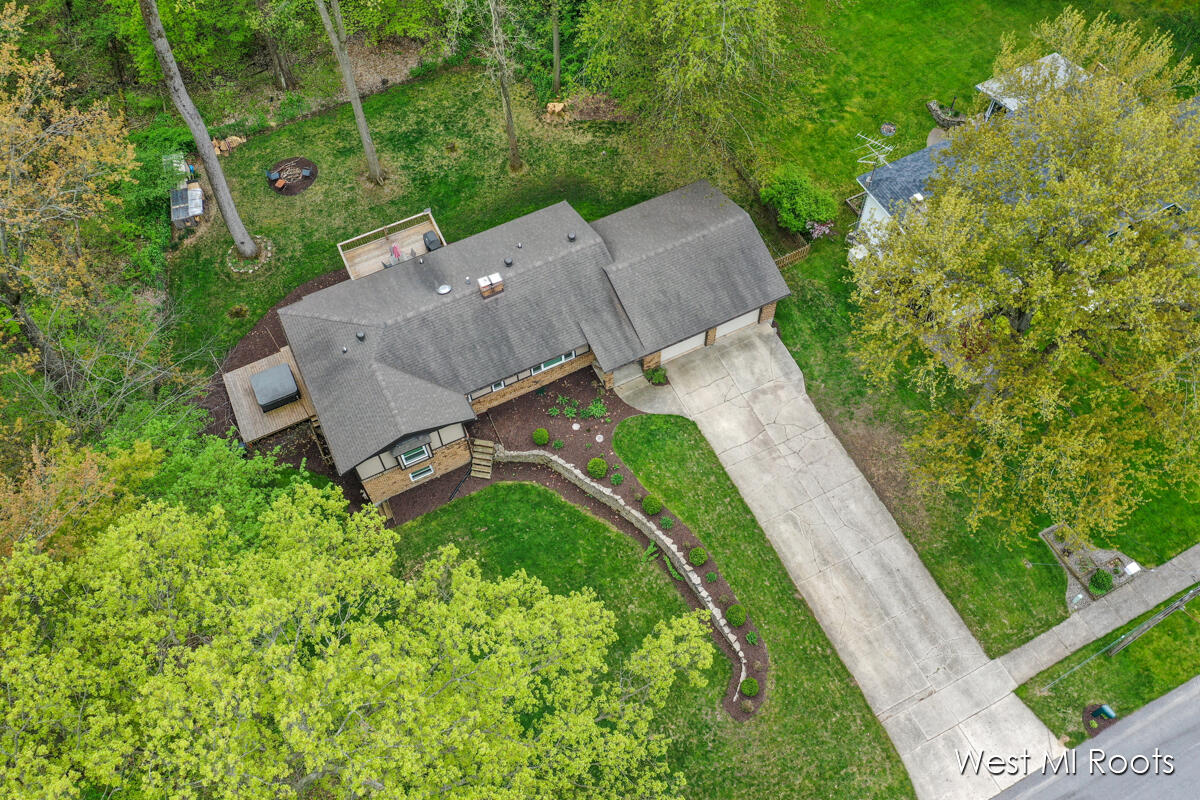 3242 Paris Park Drive SE