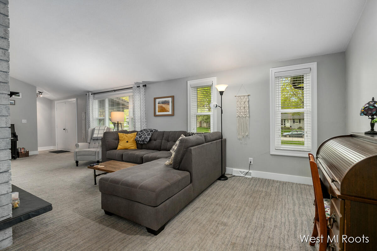 3242 Paris Park Drive SE