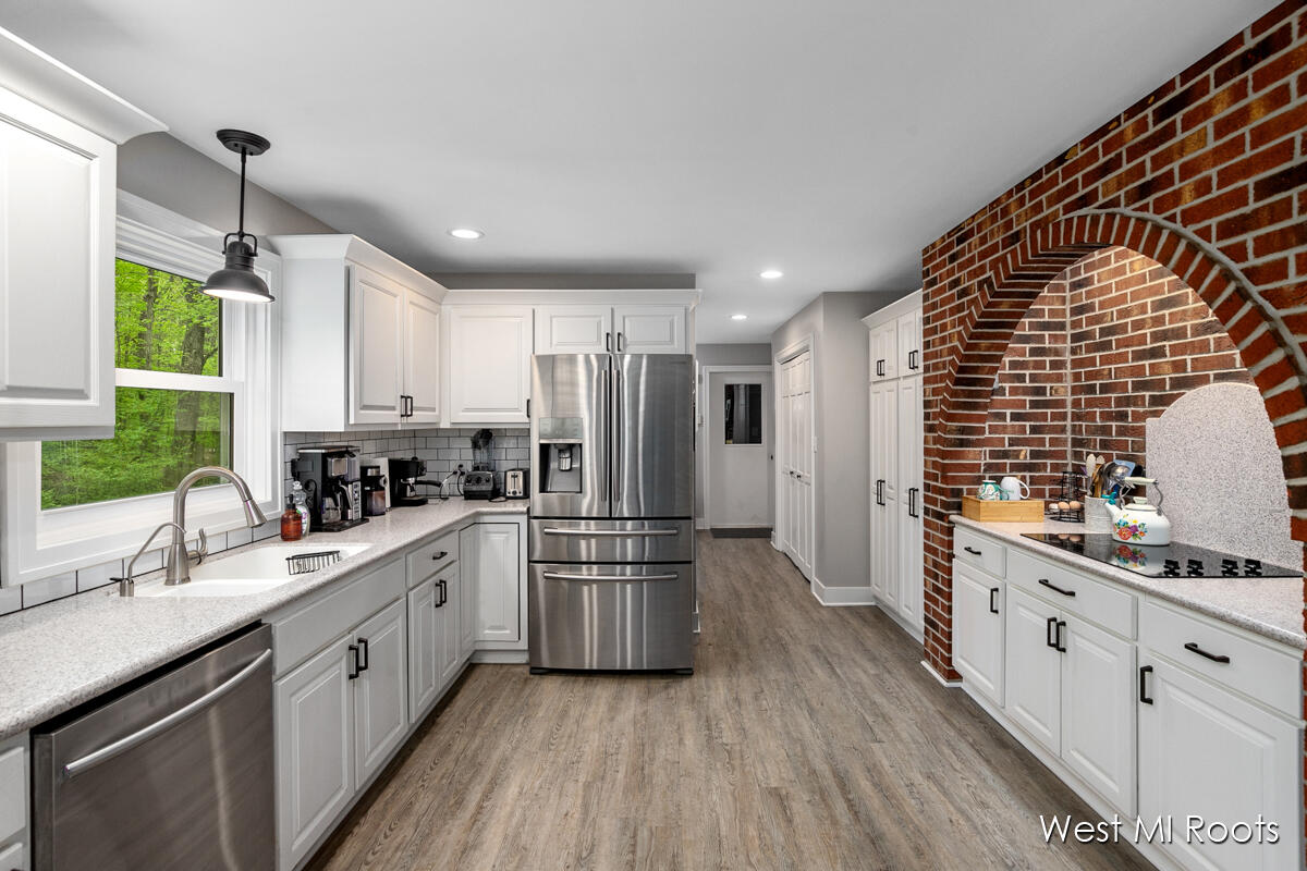 3242 Paris Park Drive SE