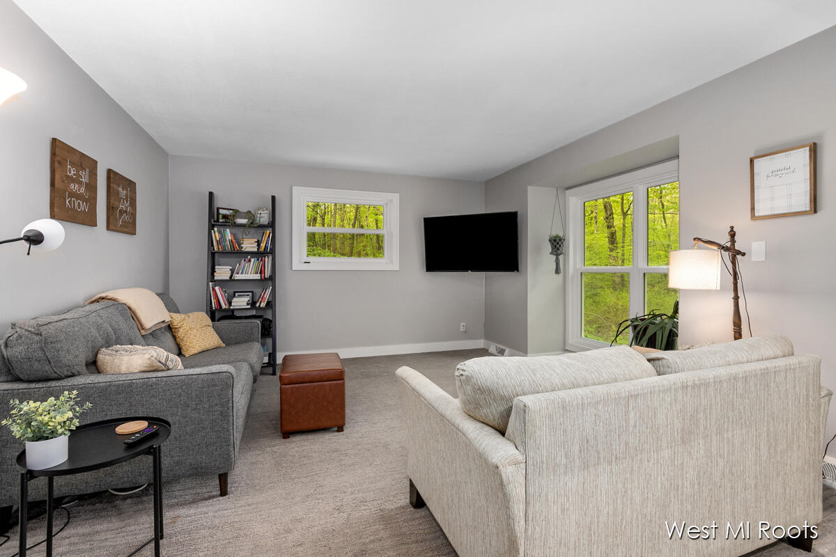 3242 Paris Park Drive SE