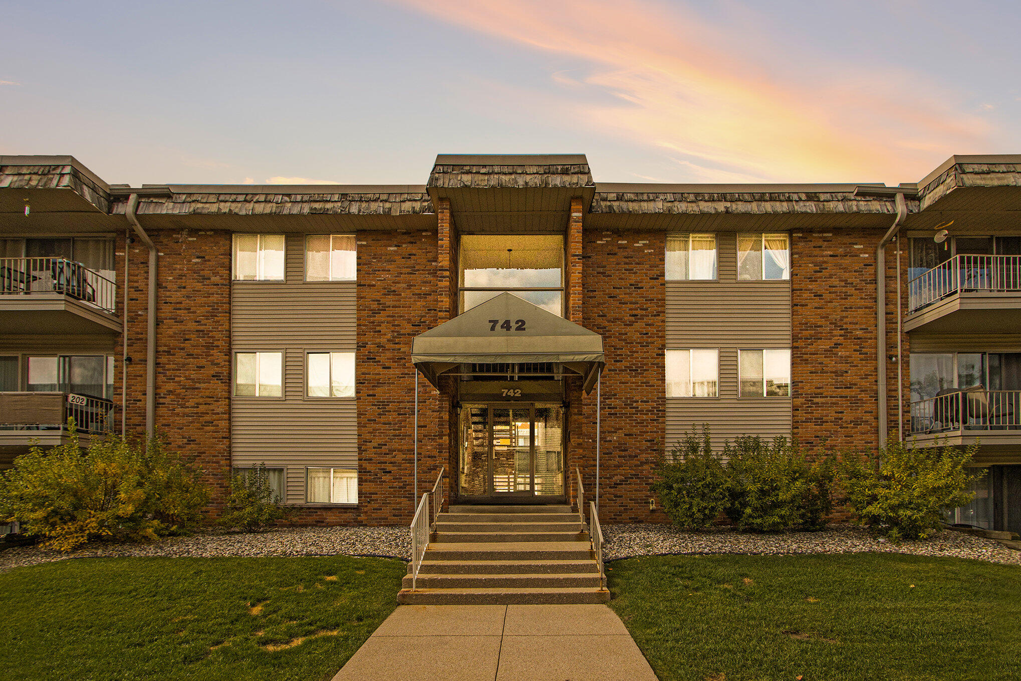 742 W Kilgore Road, 201