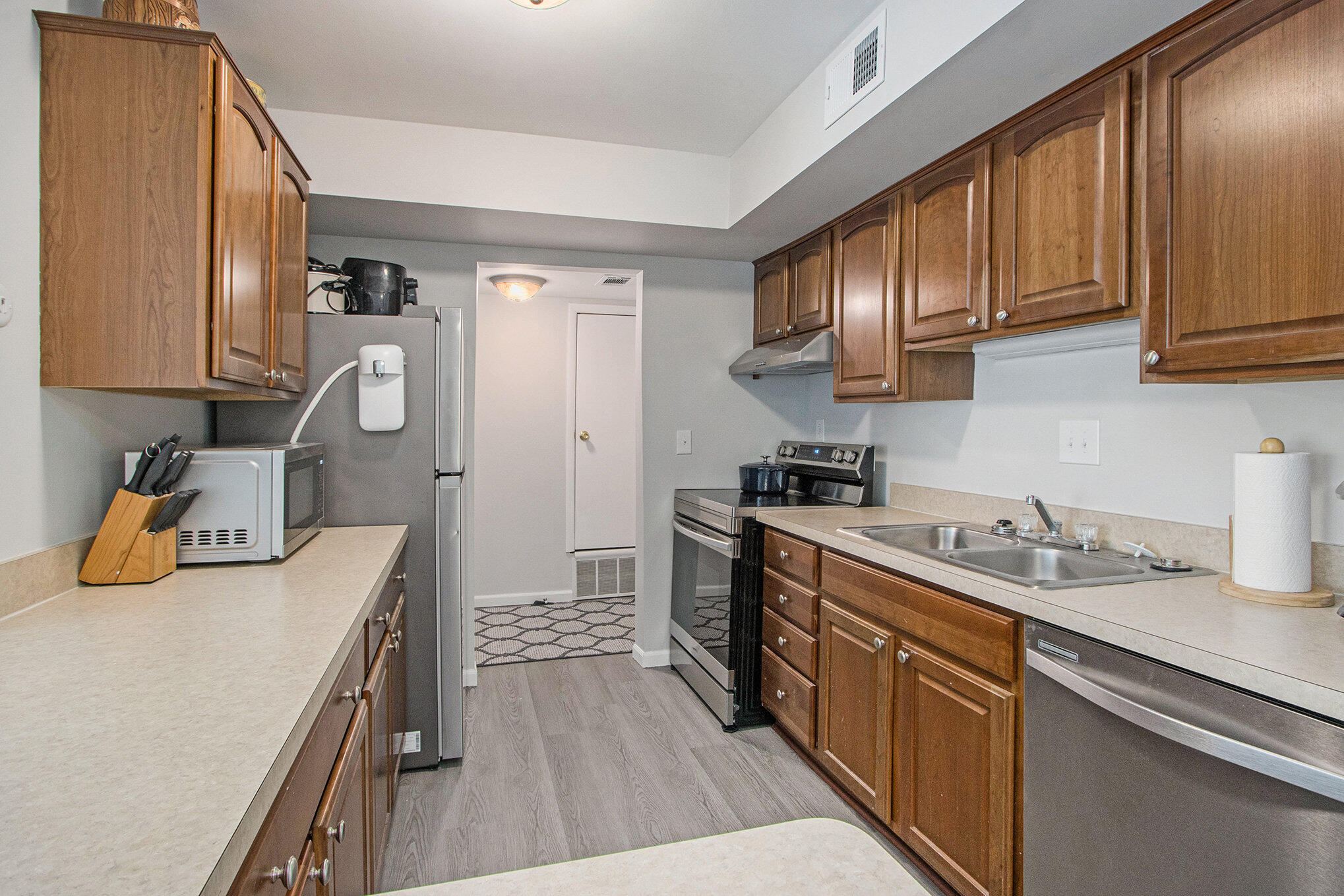 742 W Kilgore Road, 201