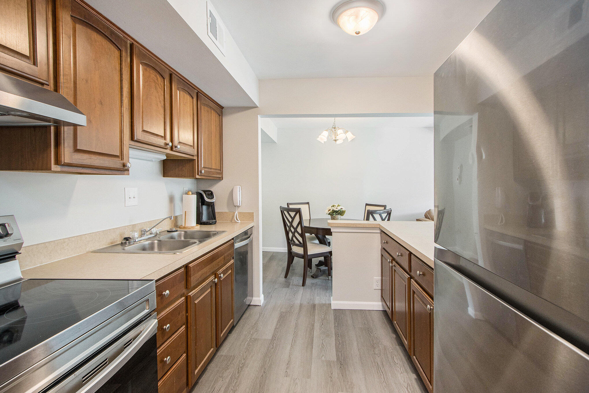 742 W Kilgore Road, 201