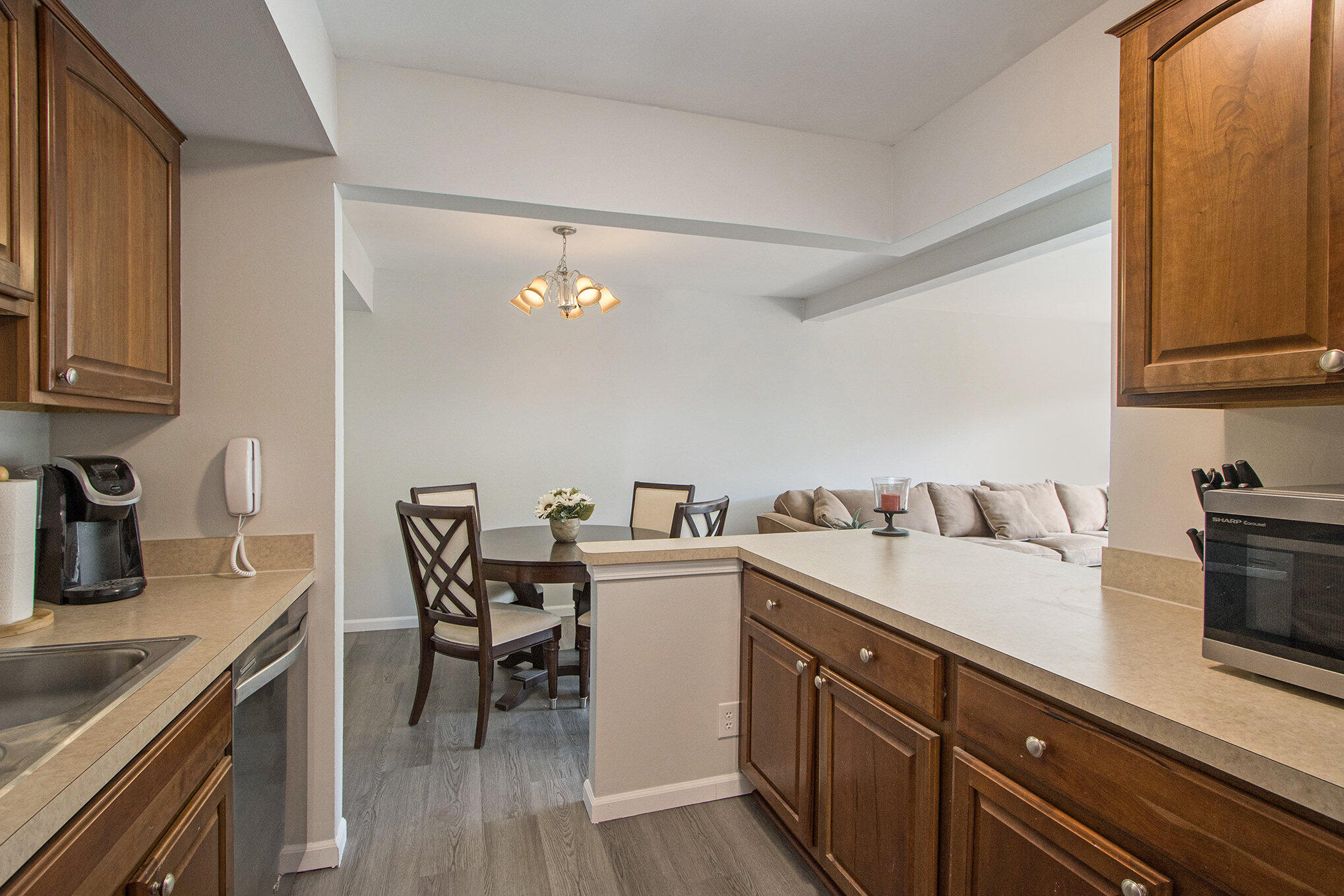 742 W Kilgore Road, 201