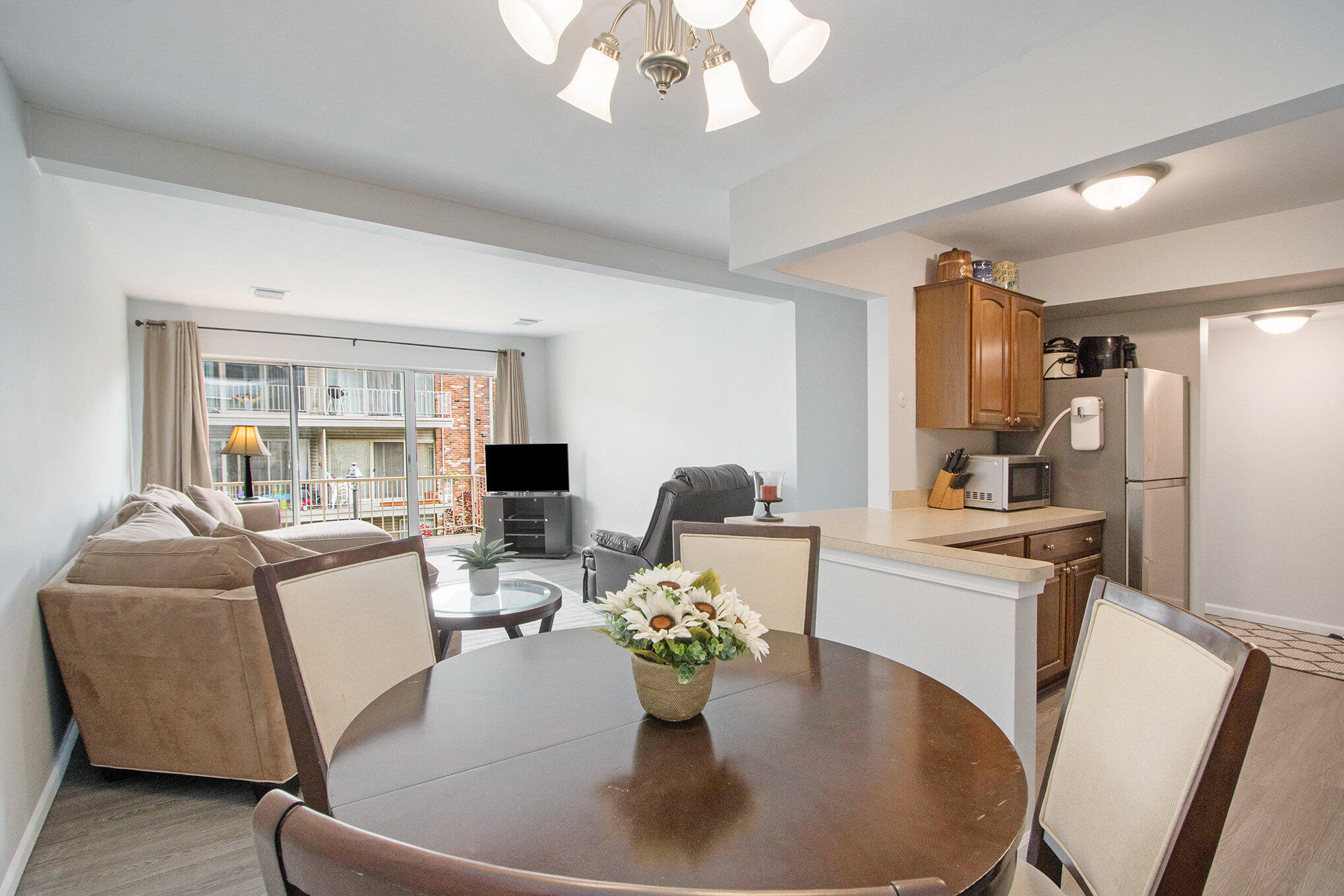 742 W Kilgore Road, 201