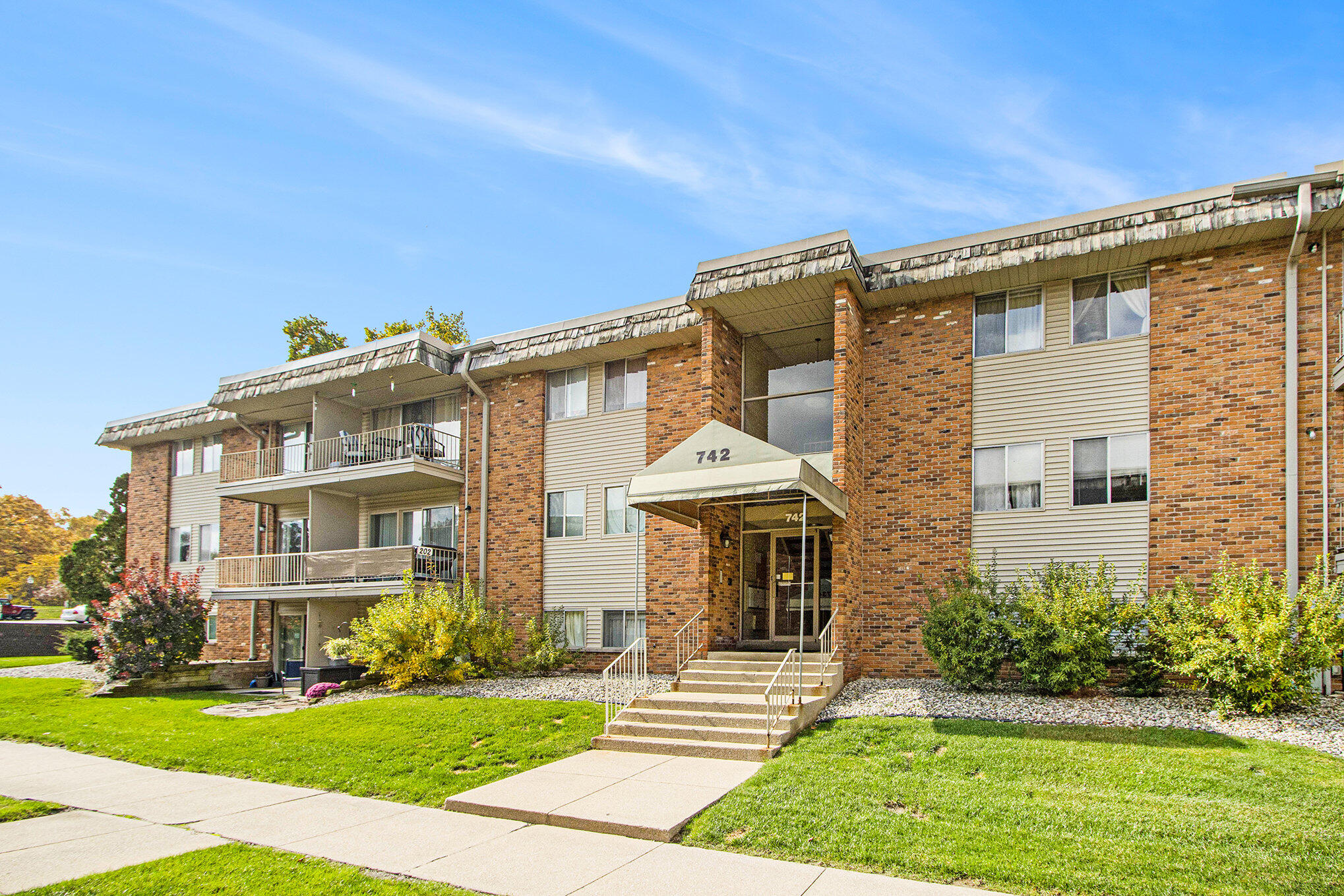 742 W Kilgore Road, 201