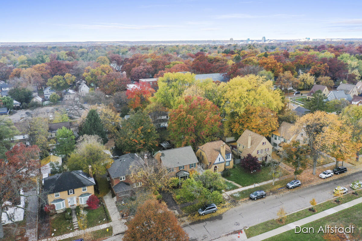 1031 Iroquois Drive SE