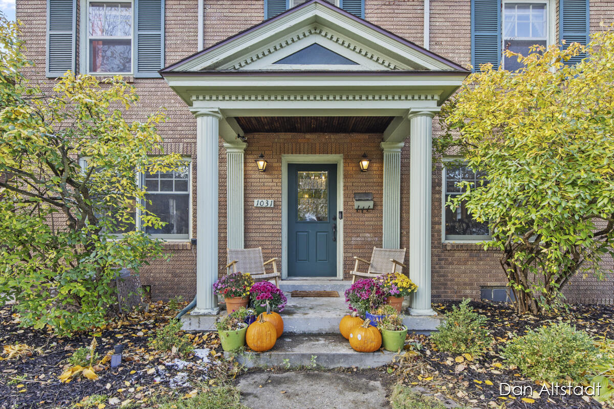 1031 Iroquois Drive SE