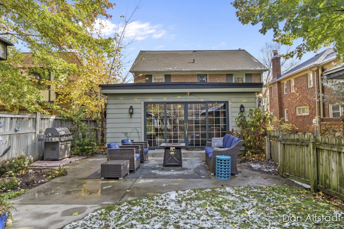 1031 Iroquois Drive SE