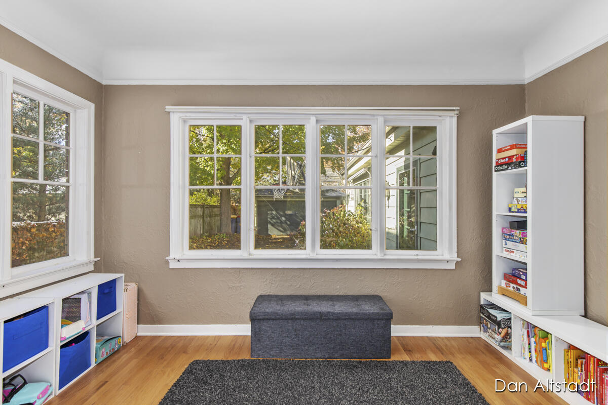 1031 Iroquois Drive SE