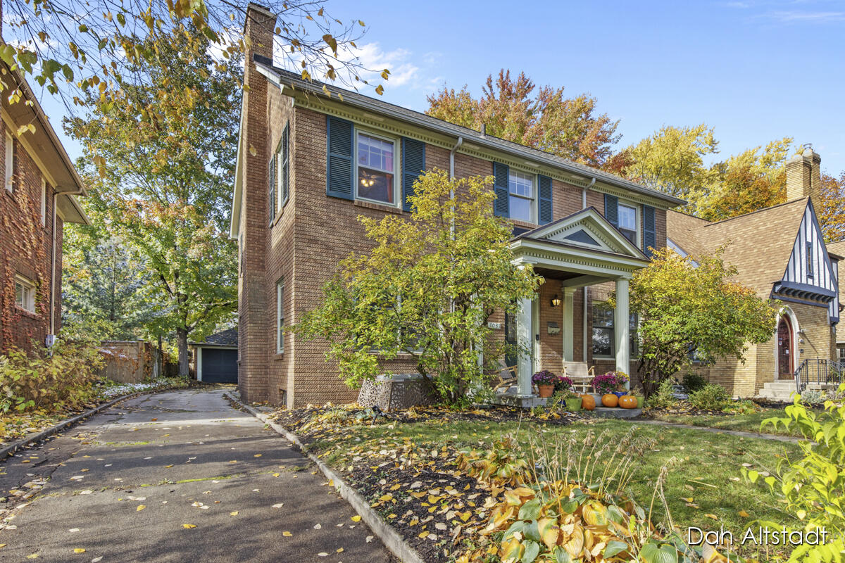 1031 Iroquois Drive SE