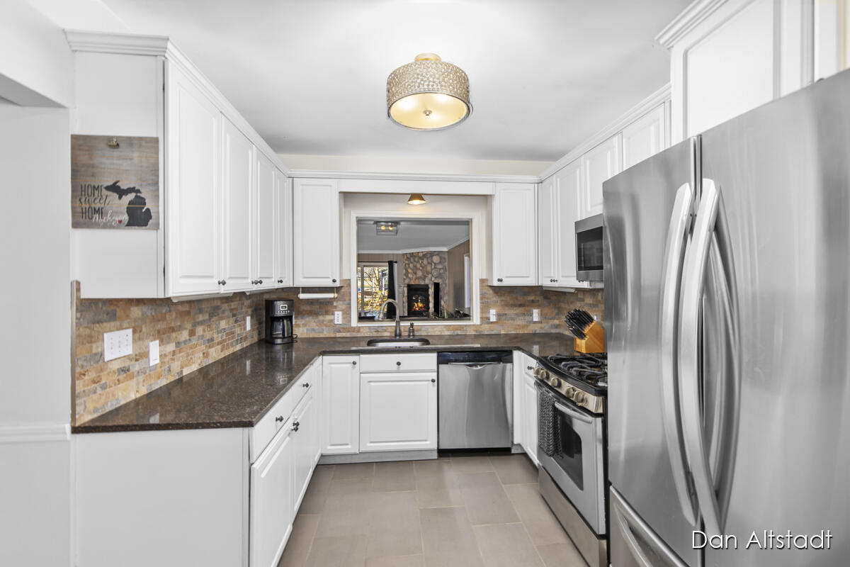 1031 Iroquois Drive SE