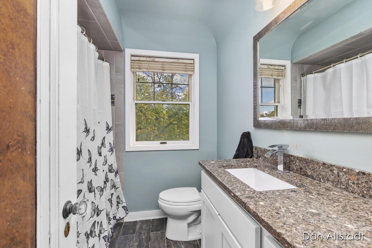 1031 Iroquois Drive SE