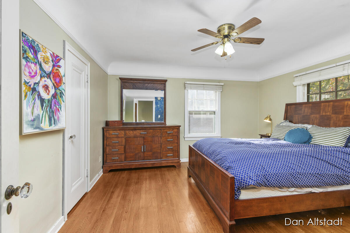 1031 Iroquois Drive SE