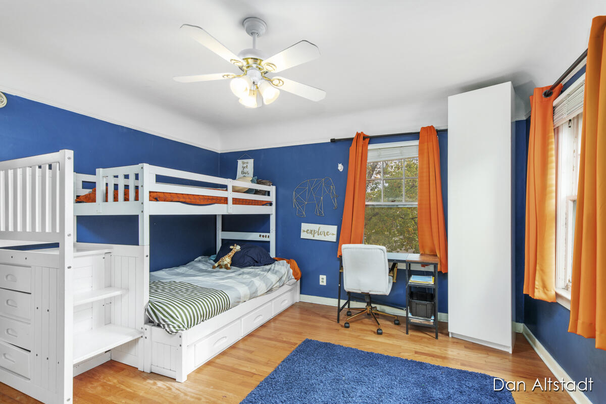 1031 Iroquois Drive SE