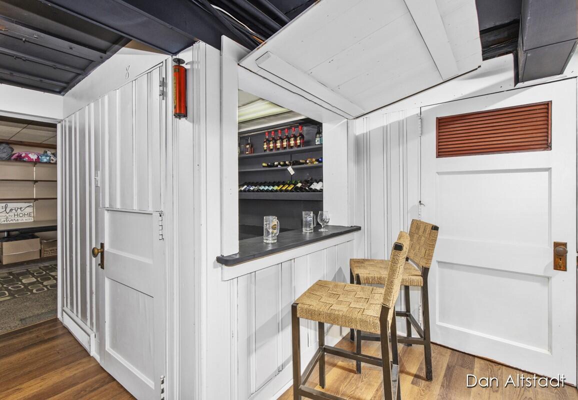 1031 Iroquois Drive SE