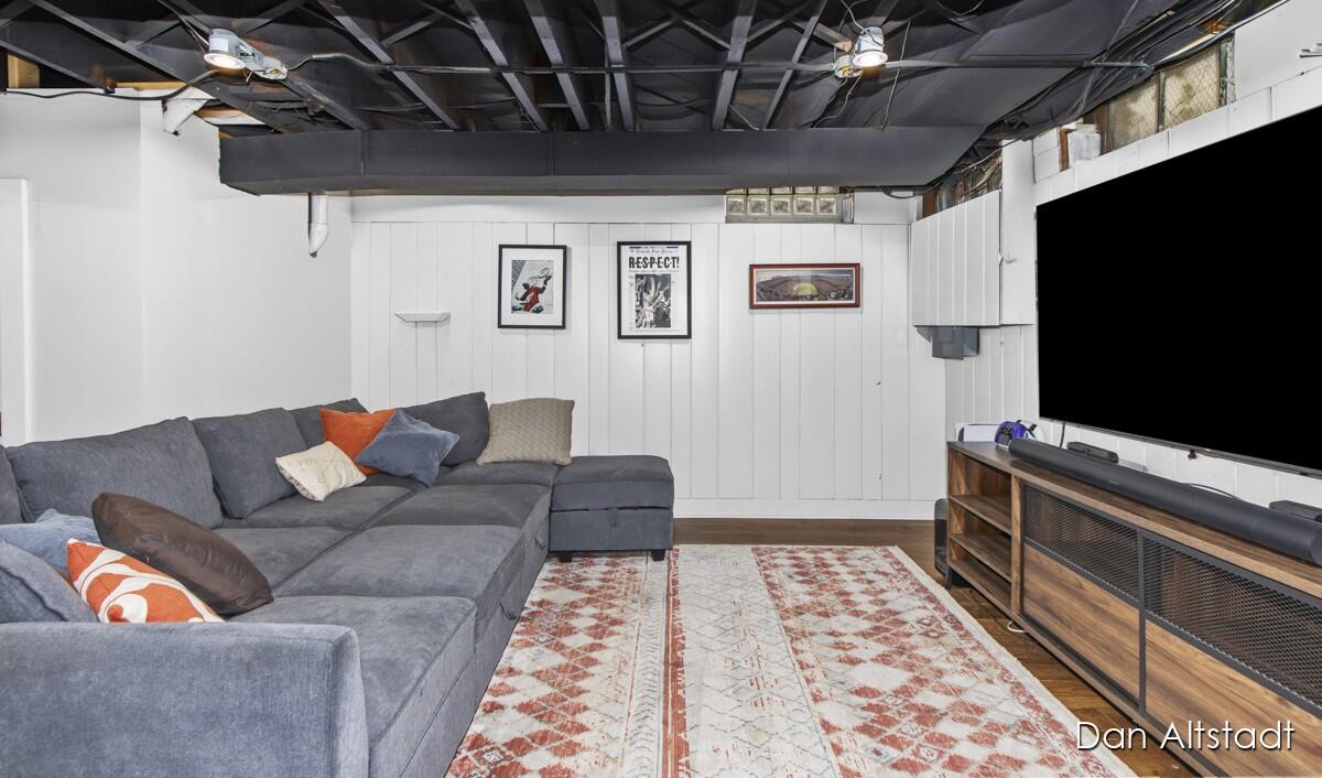 1031 Iroquois Drive SE