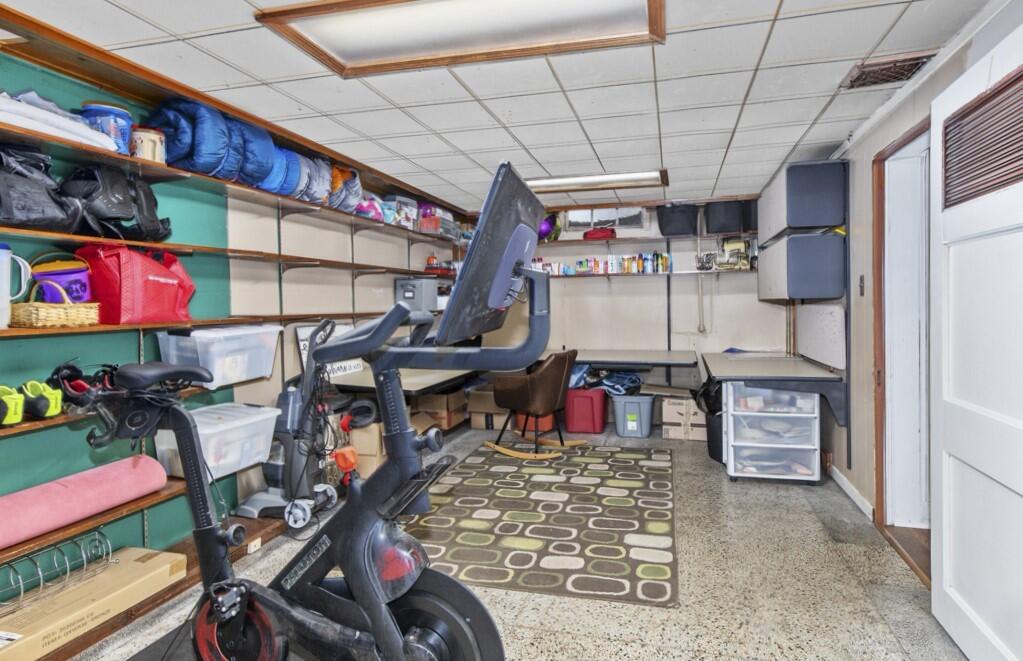 1031 Iroquois Drive SE