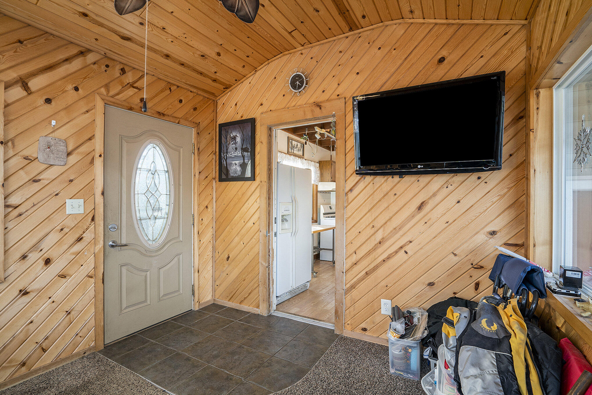 164 Gardner Avenue N