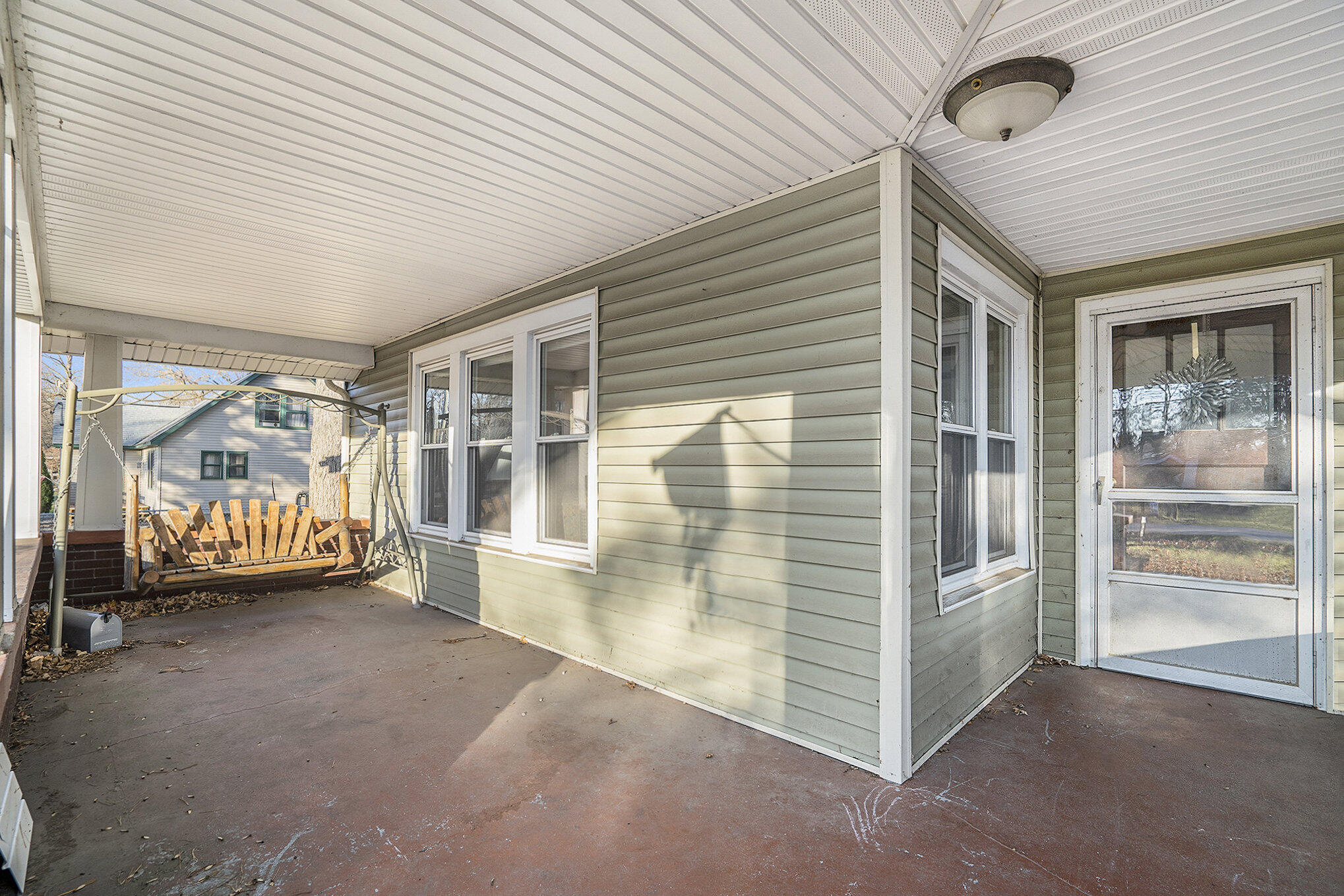 164 Gardner Avenue N