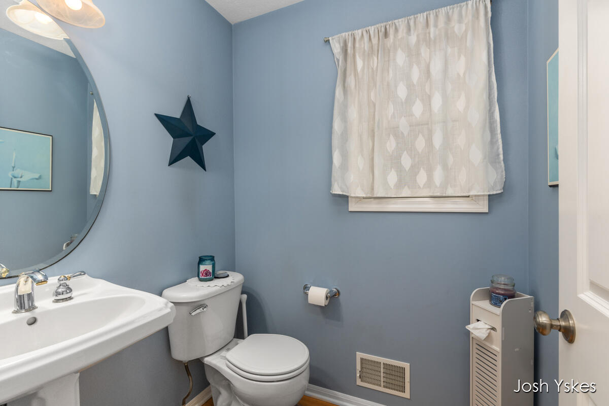 8949 Lenter Drive SE