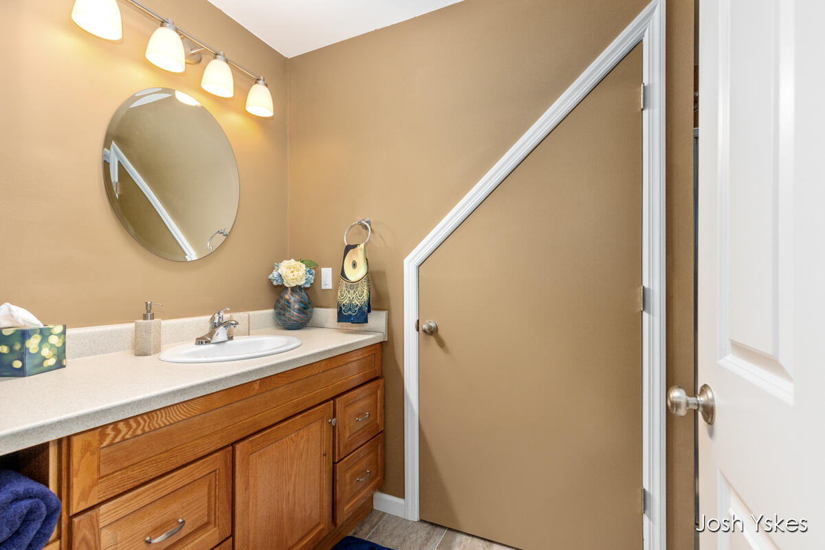 8949 Lenter Drive SE