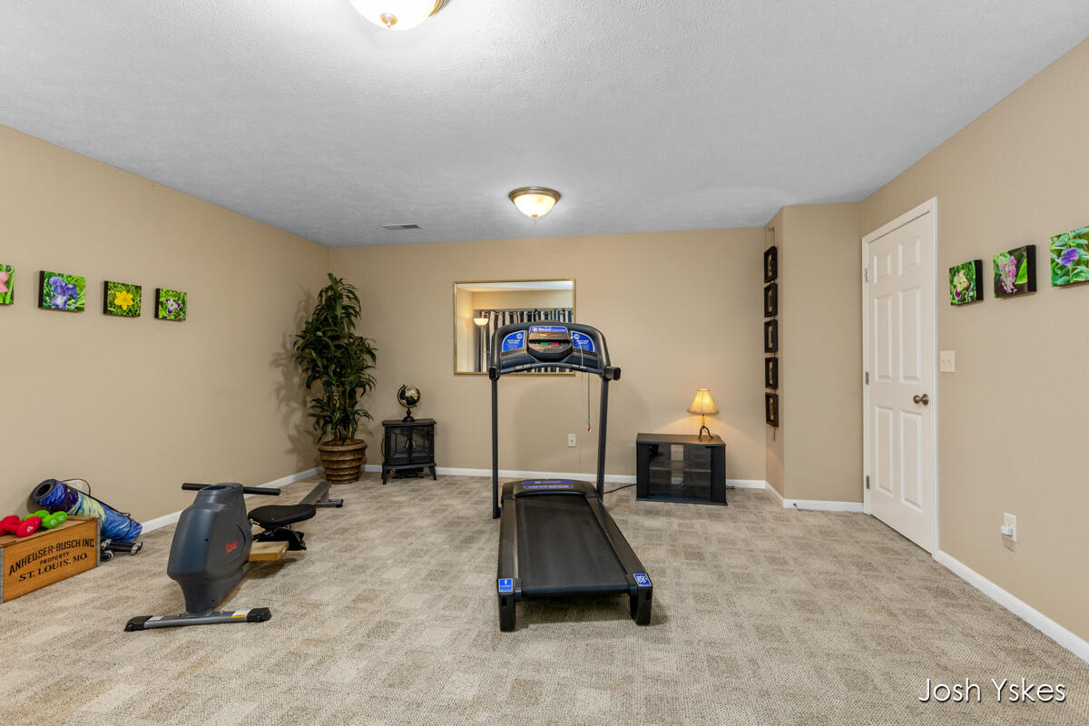 8949 Lenter Drive SE