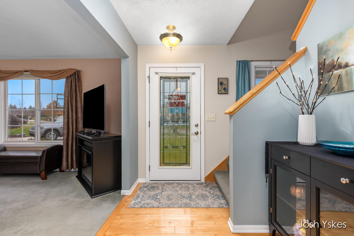 8949 Lenter Drive SE