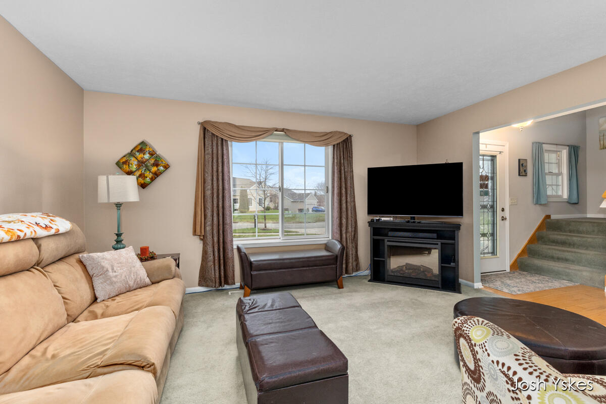 8949 Lenter Drive SE