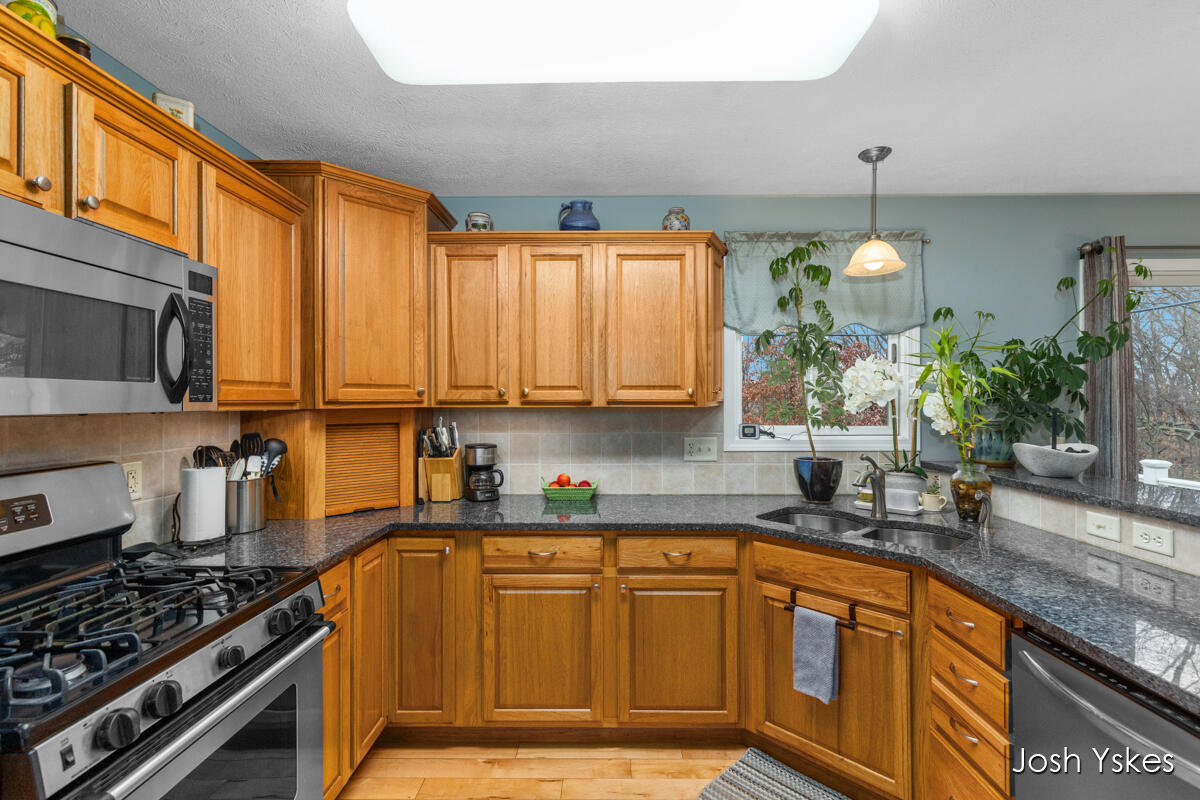 8949 Lenter Drive SE