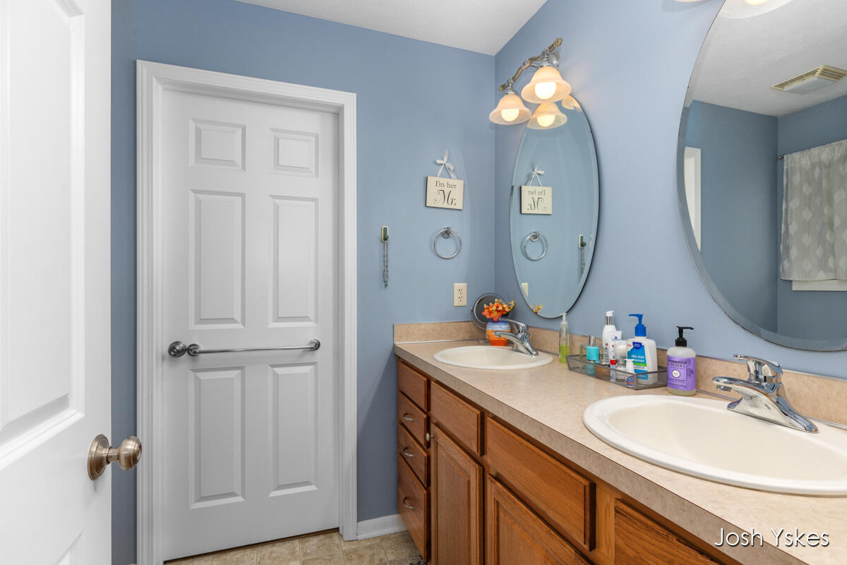 8949 Lenter Drive SE