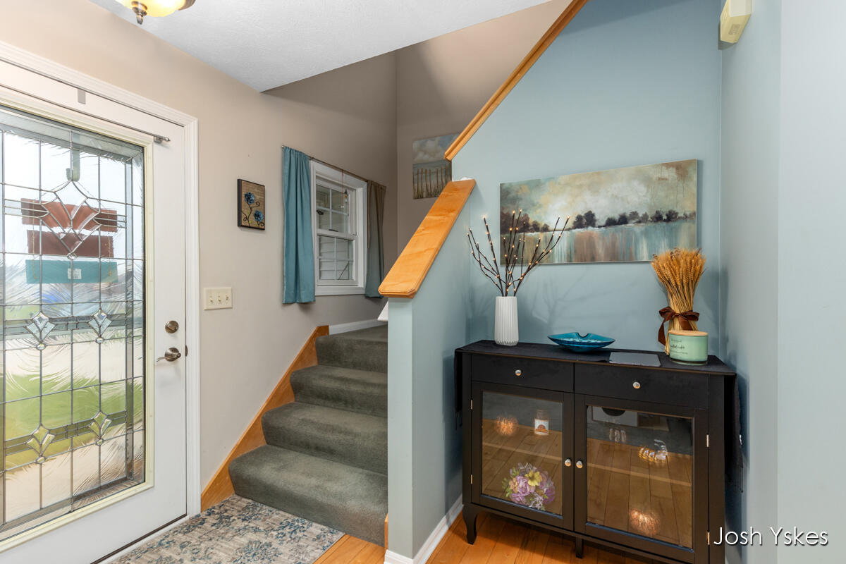 8949 Lenter Drive SE