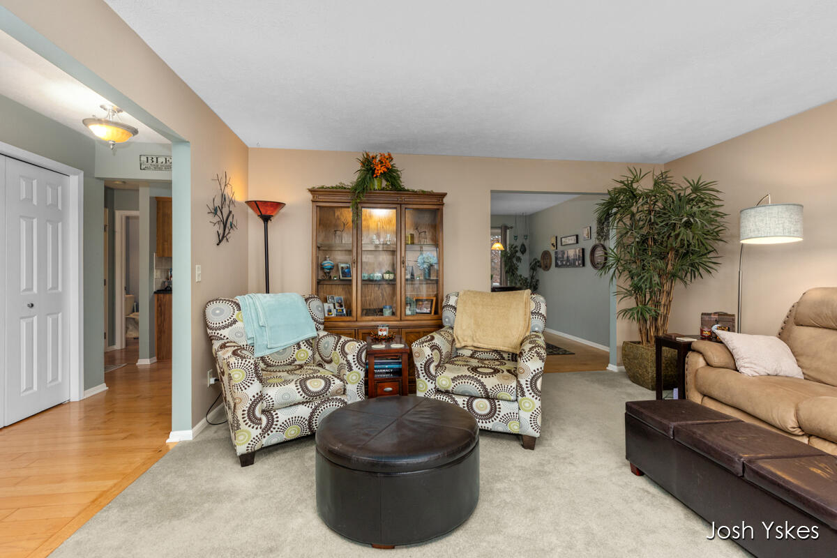 8949 Lenter Drive SE