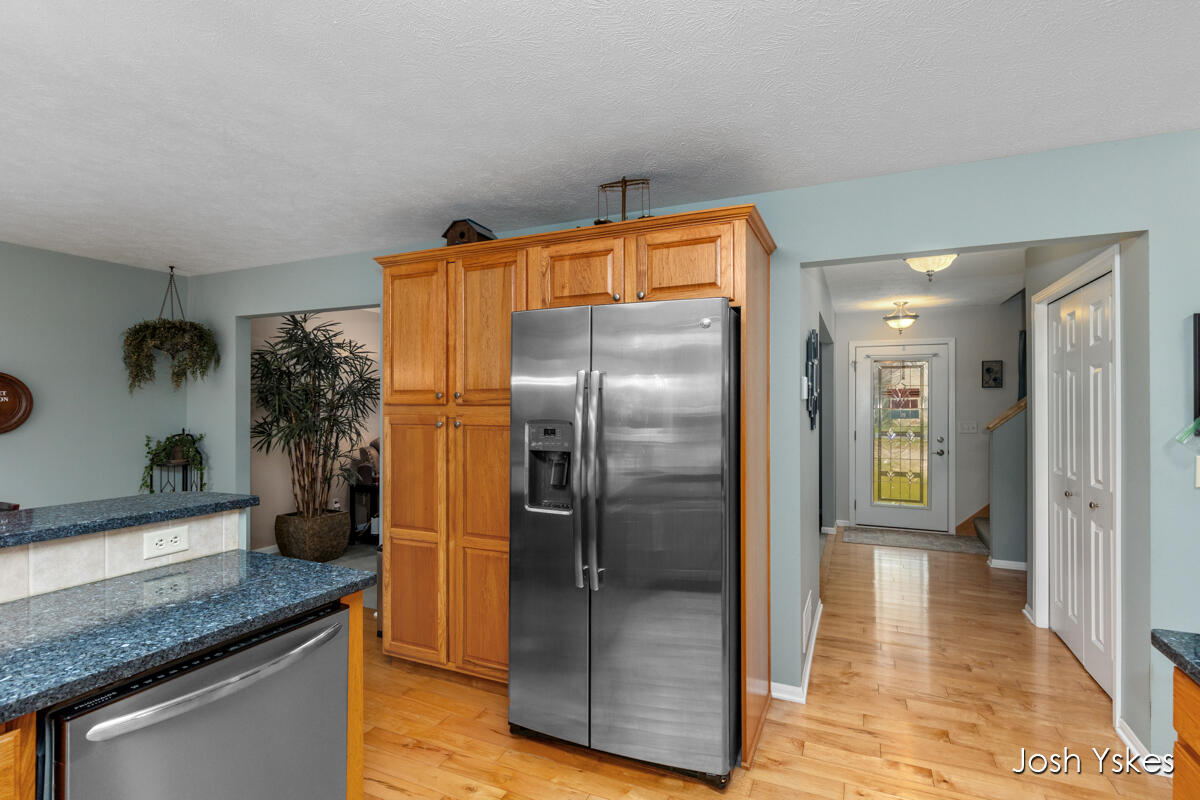 8949 Lenter Drive SE