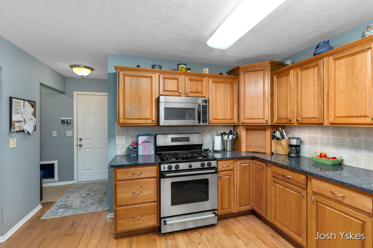 8949 Lenter Drive SE