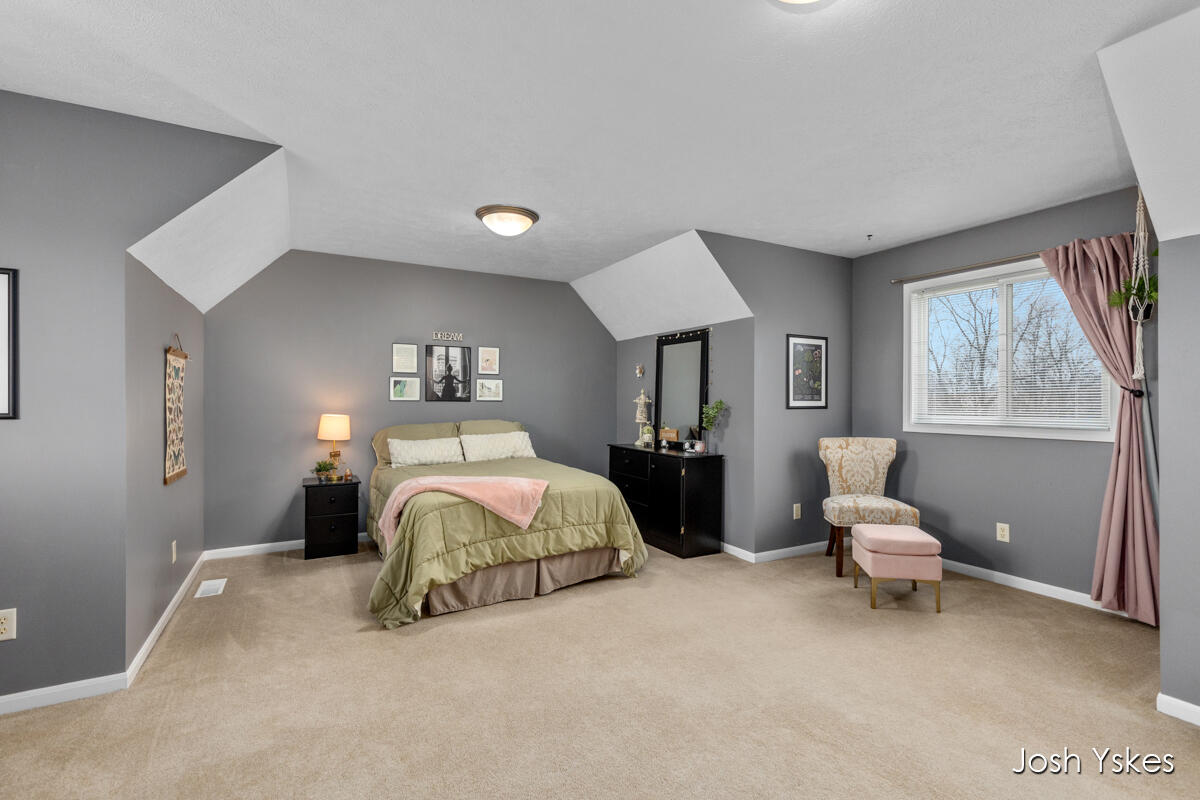 8949 Lenter Drive SE