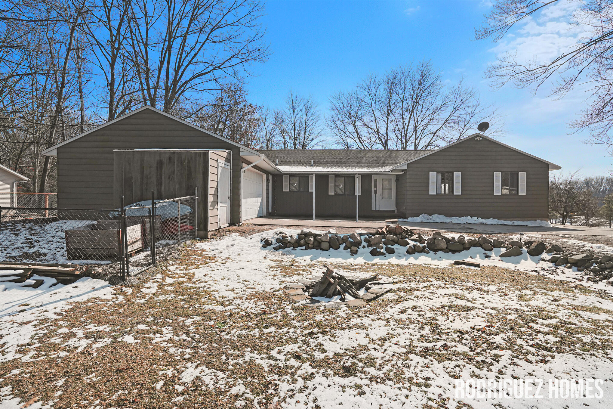 10752 Thornapple Drive