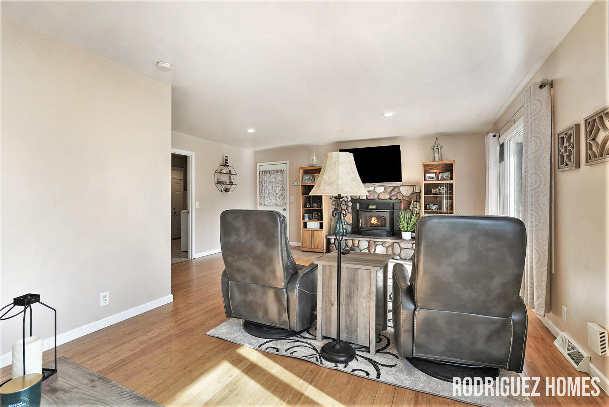 10752 Thornapple Drive