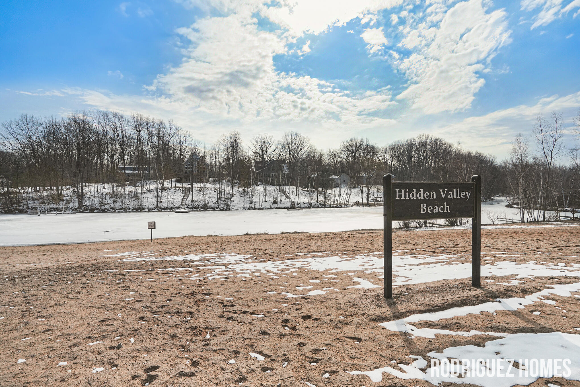 10752 Thornapple Drive