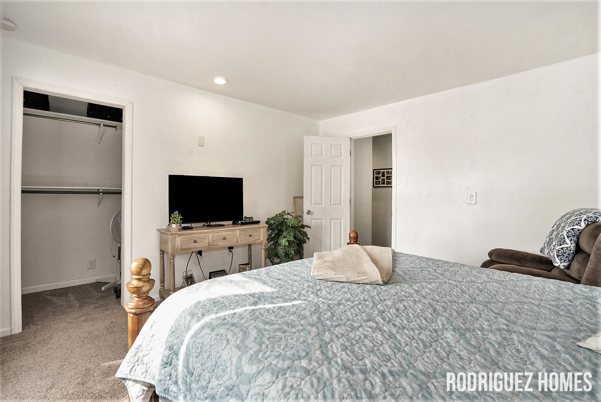 10752 Thornapple Drive