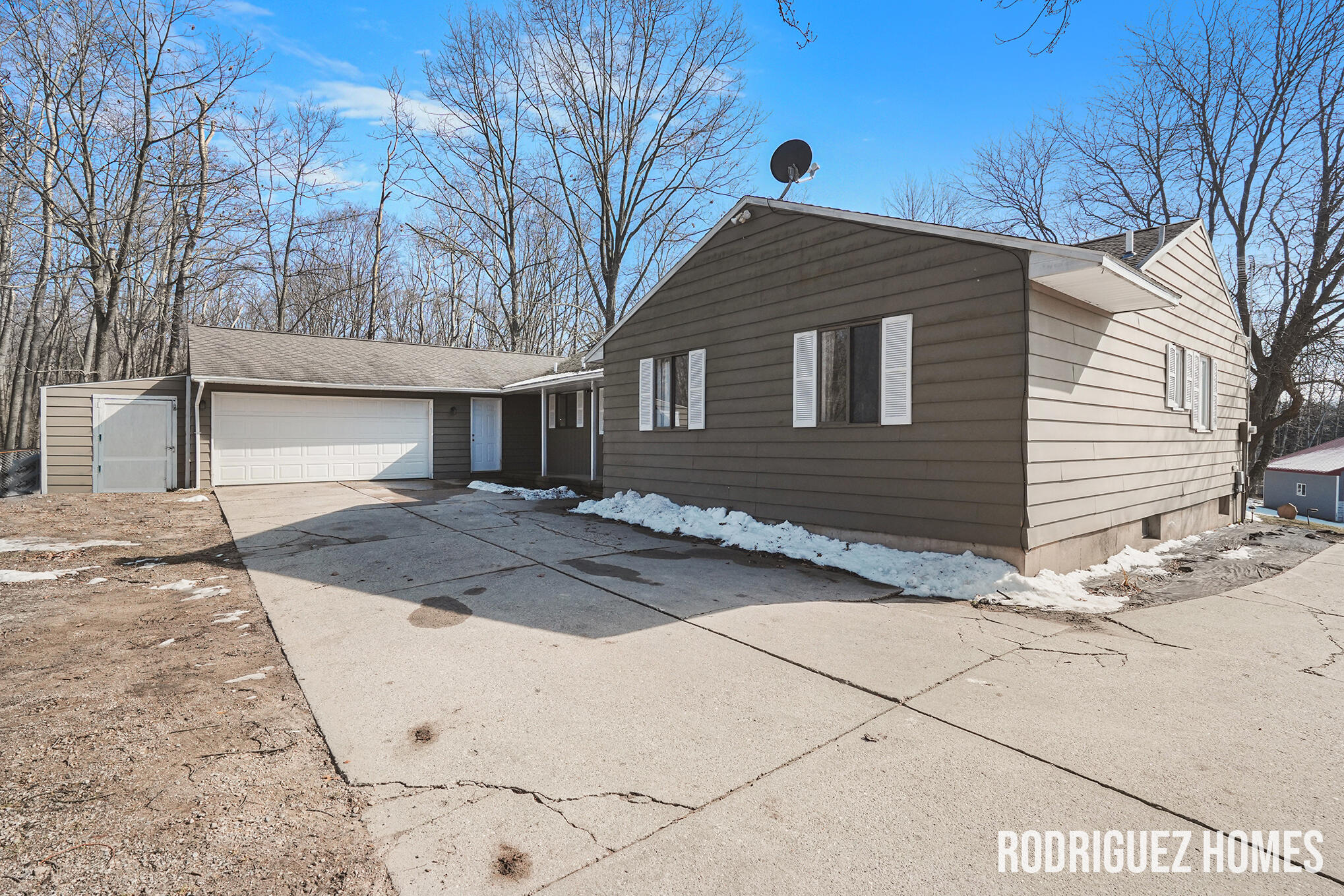 10752 Thornapple Drive