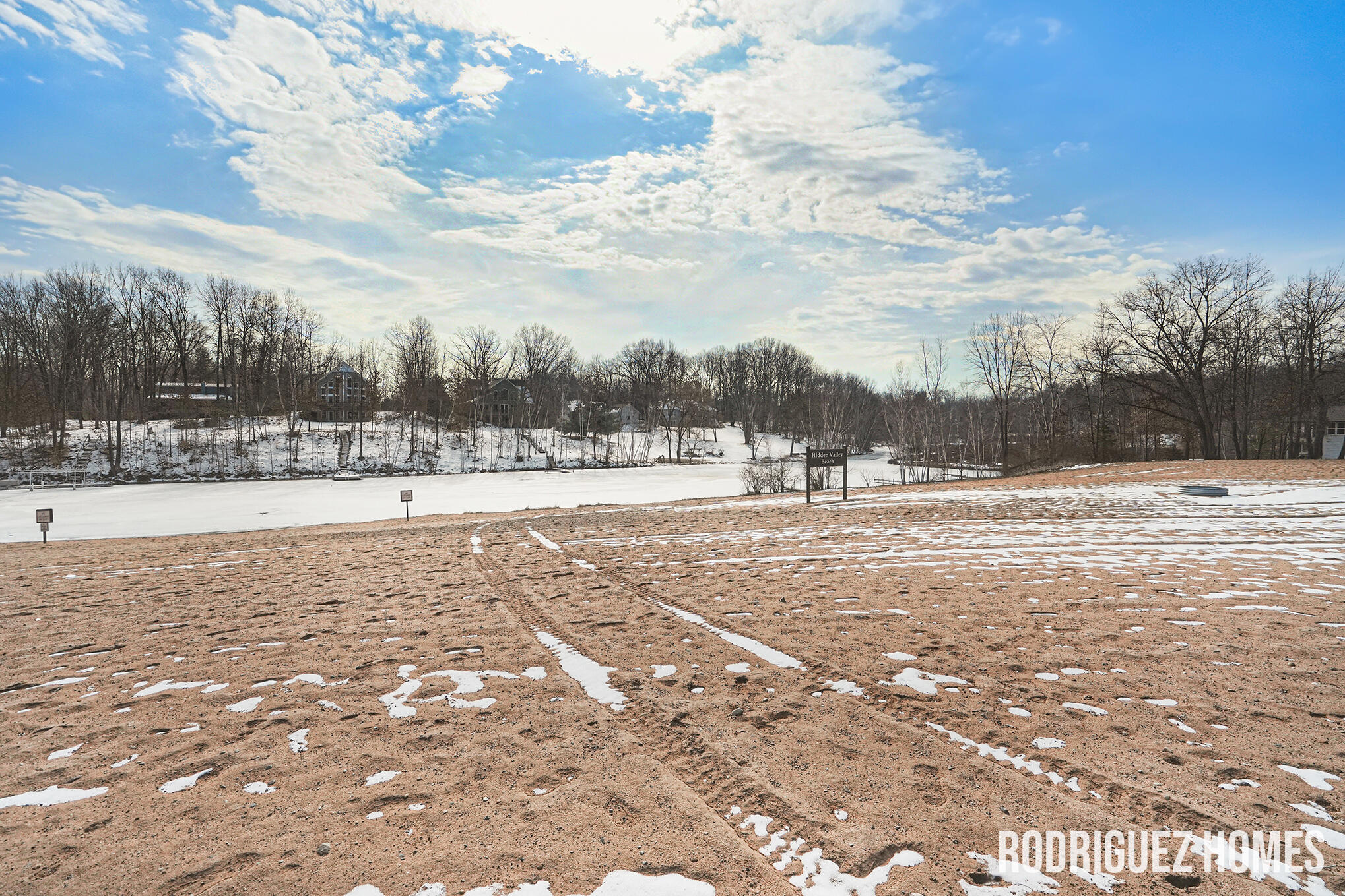 10752 Thornapple Drive