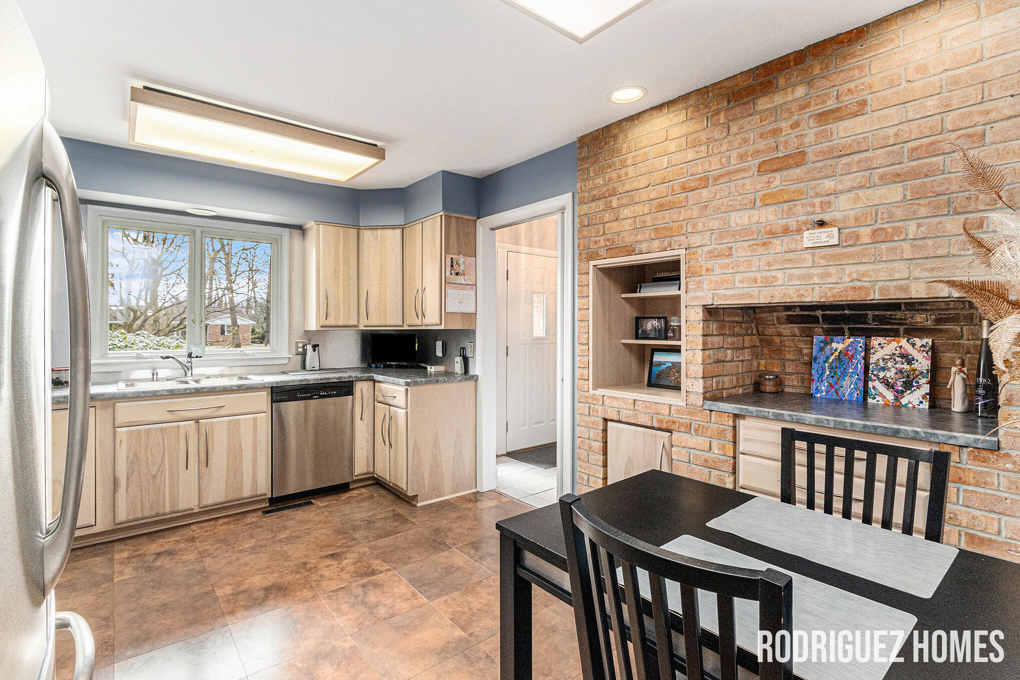 6748 Isabelle Street