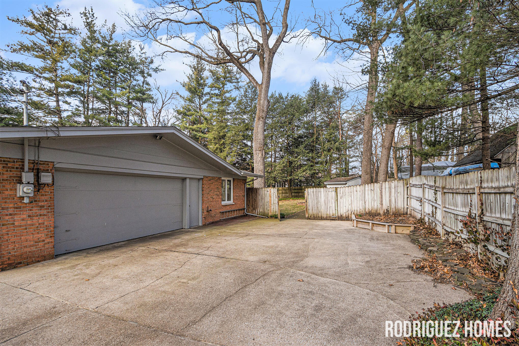 6748 Isabelle Street