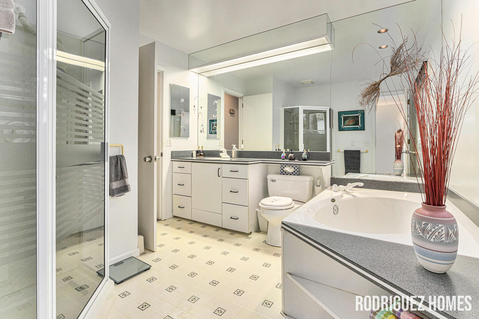 6748 Isabelle Street