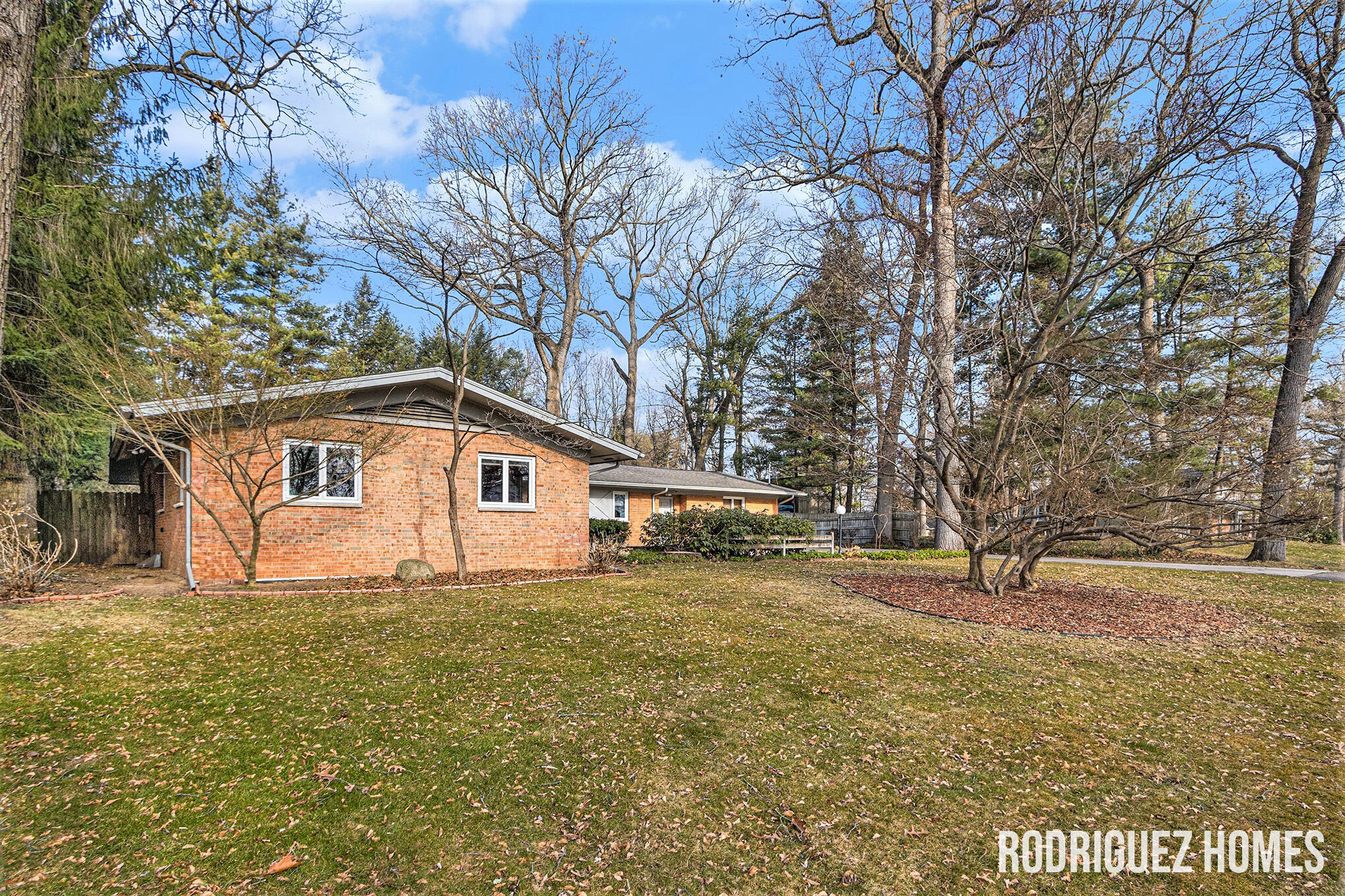 6748 Isabelle Street