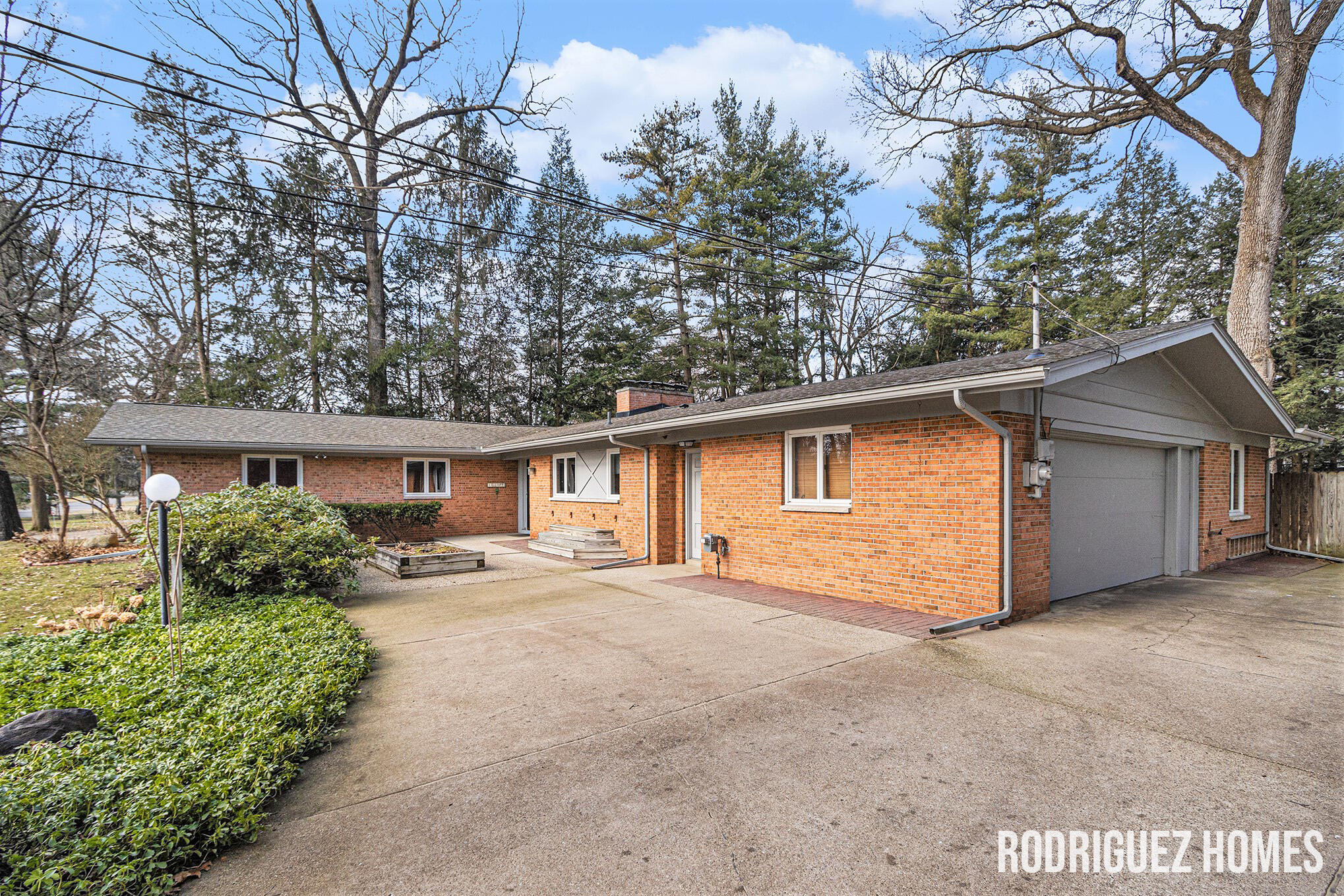 6748 Isabelle Street